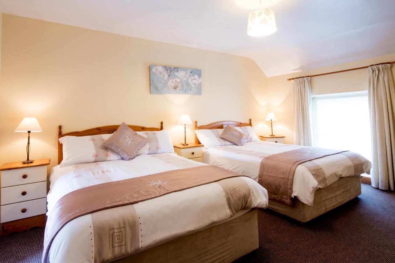 Brennan'S Accommodation Glenties Bagian luar foto