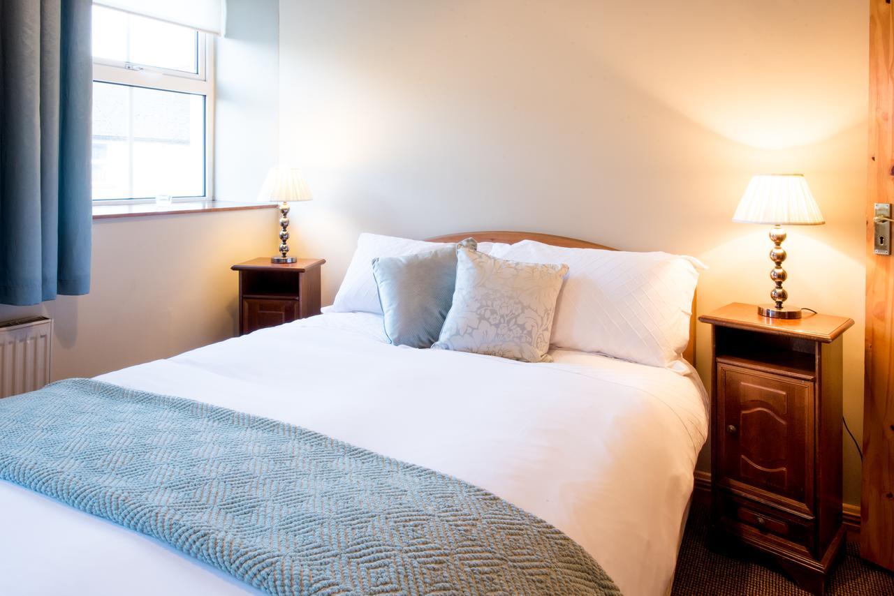 Brennan'S Accommodation Glenties Bagian luar foto