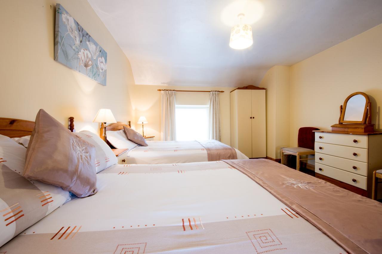 Brennan'S Accommodation Glenties Bagian luar foto
